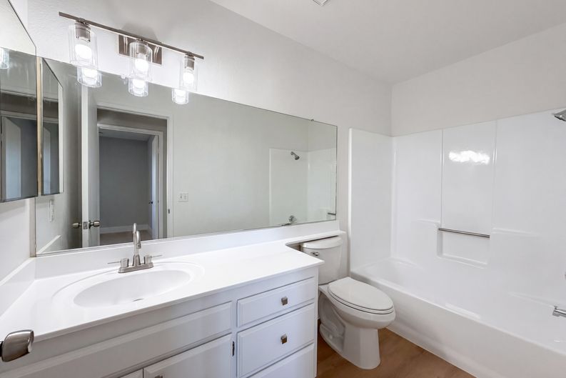 Photo 15 of 21 of 40733 176th St E, Lancaster, CA