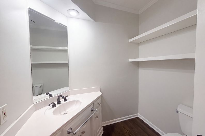 Photo 18 of 34 of 6003 N Cosby Ct, Kansas City, MO