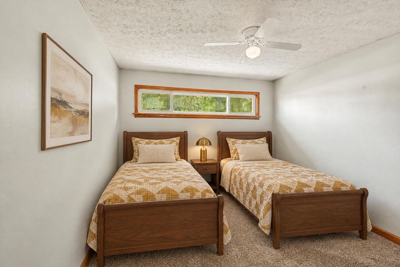 Photo 13 of 28 of 811 Leecrest St NW, Massillon, OH