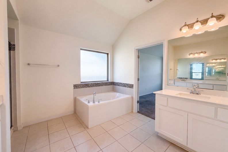 Photo 15 of 24 of 4437 Shady Hill Ln, Pflugerville, TX