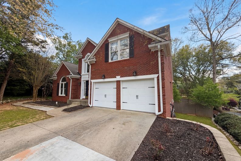 Photo 19 of 44 of 4000 Amberley Ln, Marietta, GA
