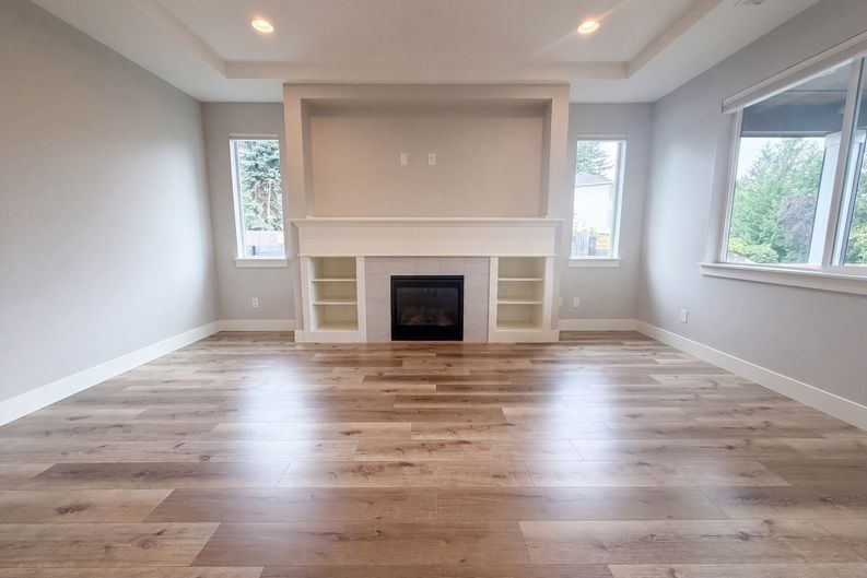 Photo 3 of 17 of 614 SW 49th Dr, Gresham, OR