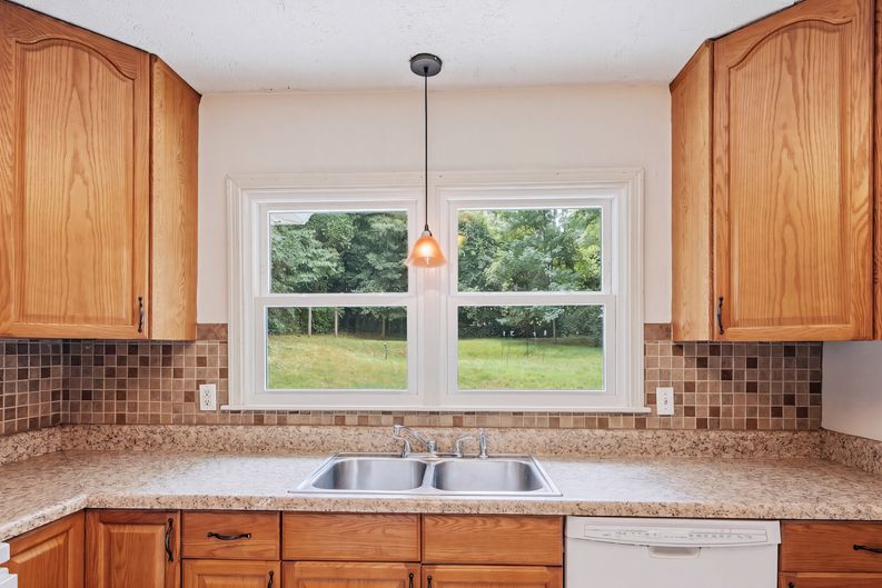 Photo 5 of 47 of 3703 Thrushwood Dr, Chattanooga, TN