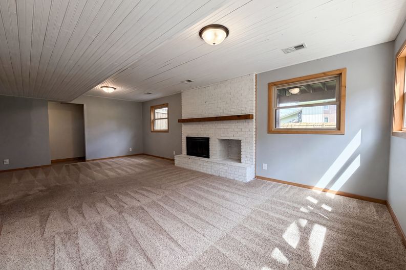 Photo 7 of 25 of 608 Lower Heritage Way, Farmington, MN