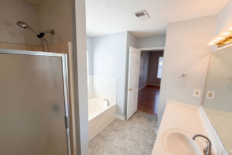 Photo 20 of 22 of 1390 Chapel Hill Ln SW, Marietta, GA