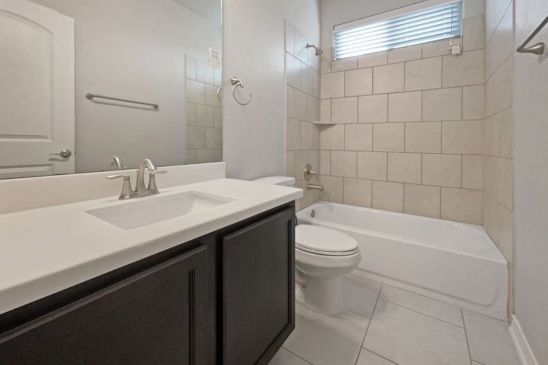 Photo 7 of 20 of 23006 Woodlawn Rdg, San Antonio, TX