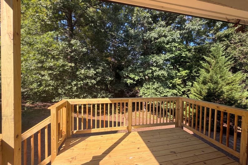 Photo 13 of 15 of 2916 Woodslope Dr, Raleigh, NC