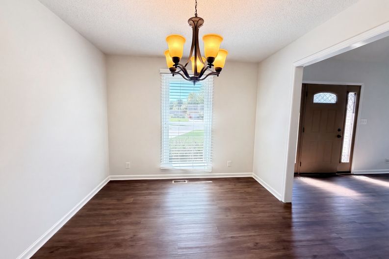 Photo 8 of 23 of 1819 Bourne Cir, Clarksville, TN