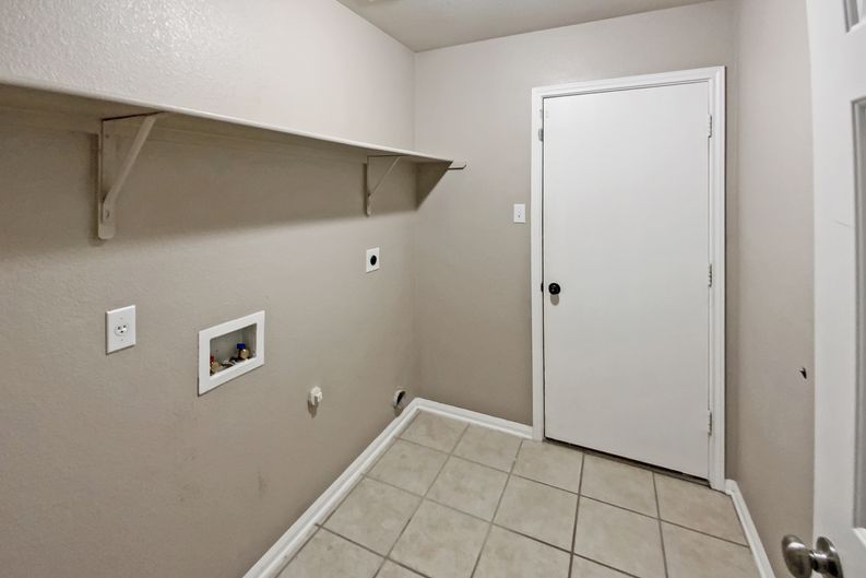 Photo 13 of 16 of 5202 Oster Dr, Killeen, TX