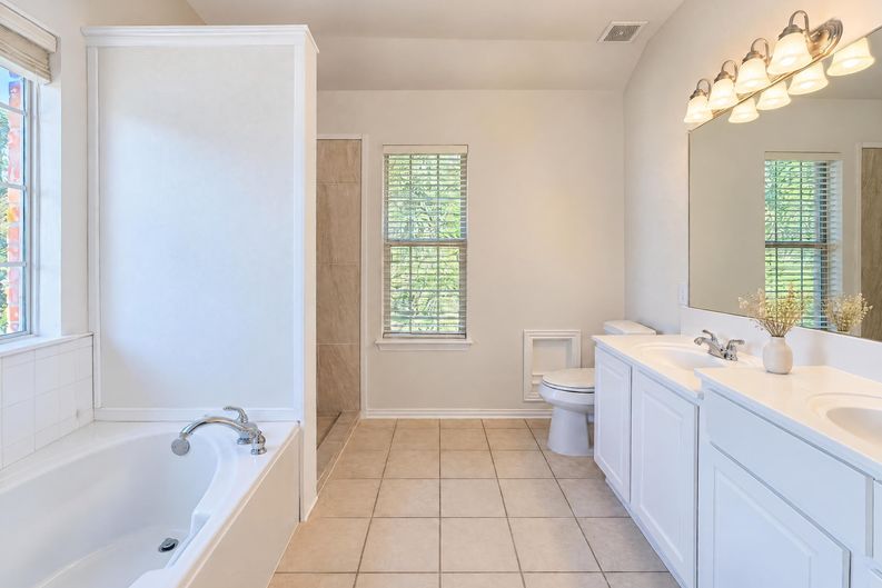 Photo 6 of 15 of 5101 Rain Forest Dr, McKinney, TX