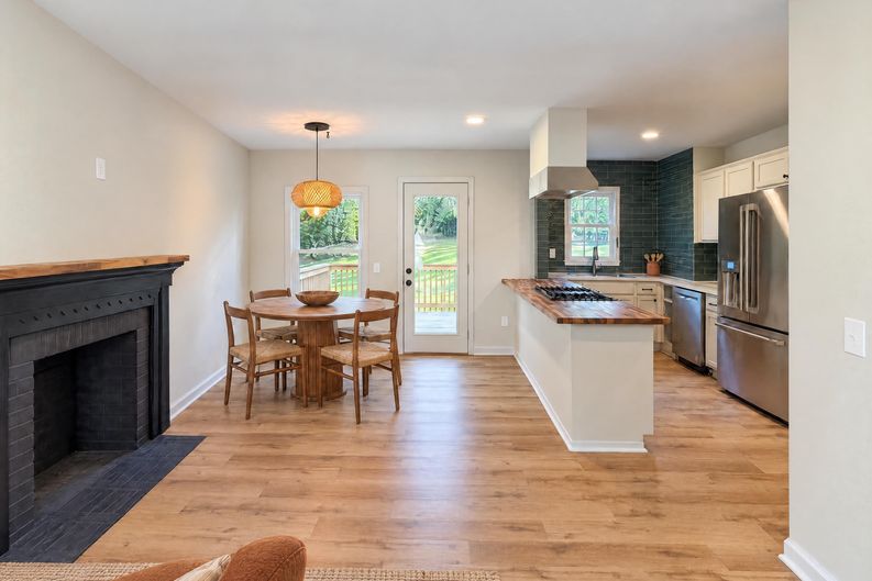 Photo 3 of 17 of 5825 Hadley St, Mission, KS