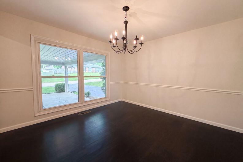 Photo 7 of 25 of 207 Renaldo Dr, Chesterfield, MO
