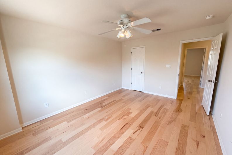 Photo 25 of 36 of 12016 Timber Heights Dr, Austin, TX