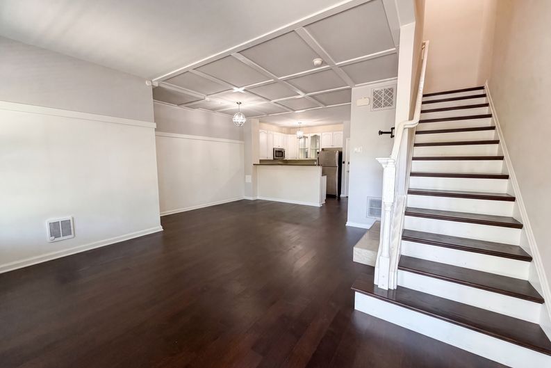 Photo 9 of 54 of 15489 Chopawamsic Ct, Woodbridge, VA
