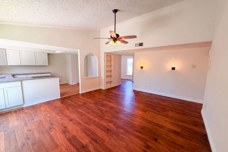 Photo 10 of 18 of 414 Meadowhill Dr, Garland, TX