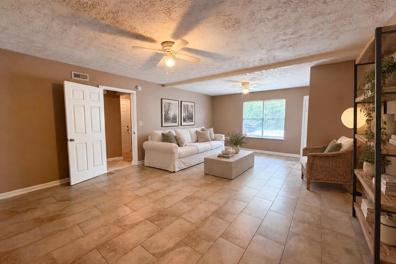 Photo 8 of 19 of 7020 Greenbower Ln, Atlanta, GA