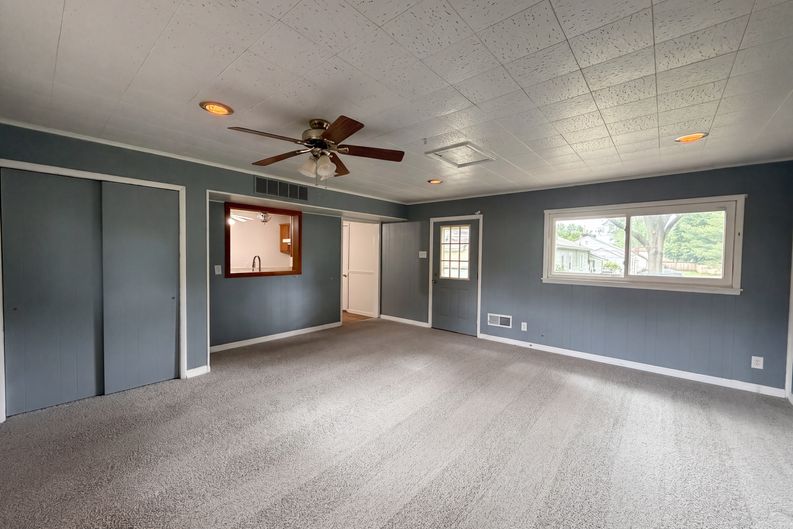 Photo 9 of 21 of 1607 N 17th St, Belleville, IL
