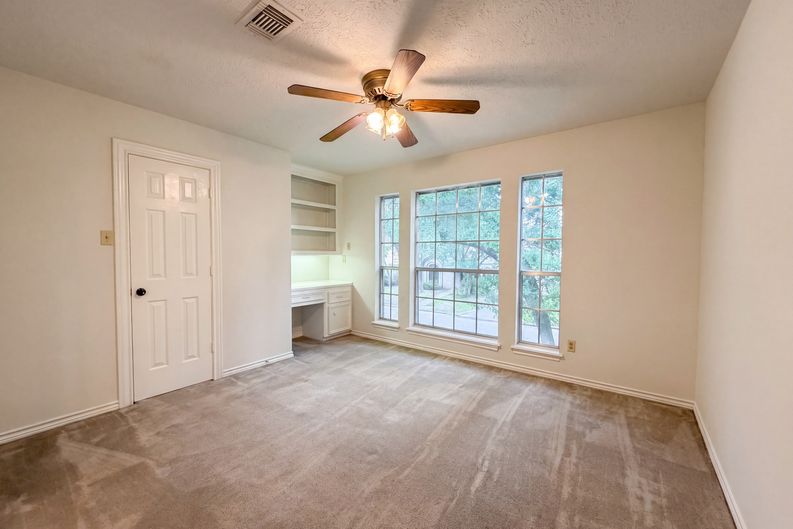 Photo 4 of 27 of 6902 Fawncliff Dr, Houston, TX