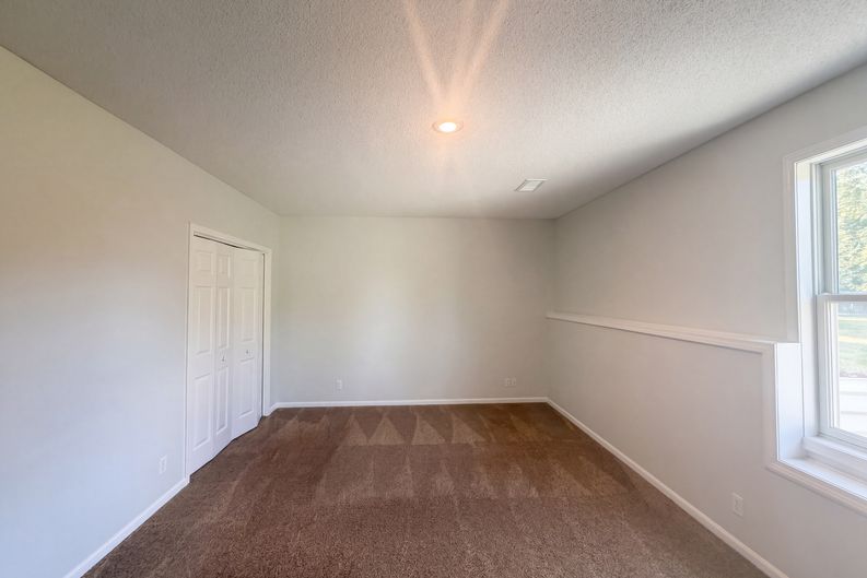 Photo 16 of 25 of 7825 W 143rd Pl, Overland Park, KS