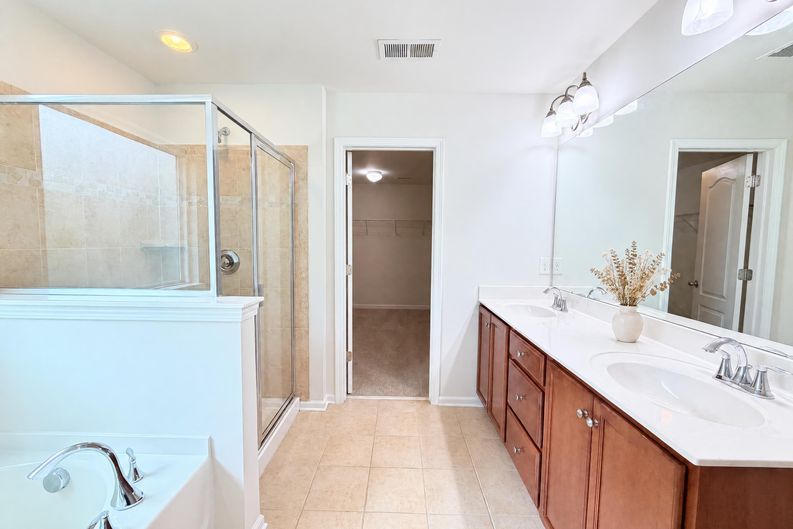 Photo 19 of 26 of 7230 Kinley Commons Ln, Charlotte, NC