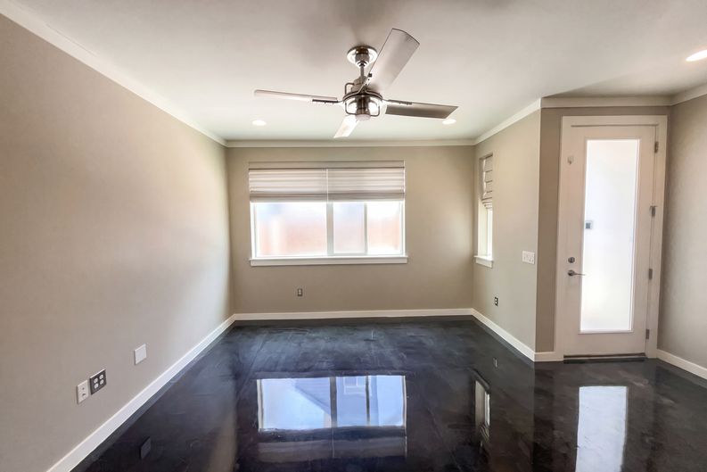 Photo 3 of 21 of 330 Clay St, San Antonio, TX