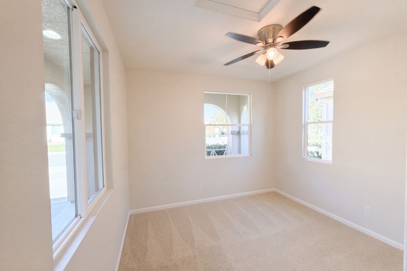 Photo 10 of 21 of 5124 Bissett Way, Sacramento, CA