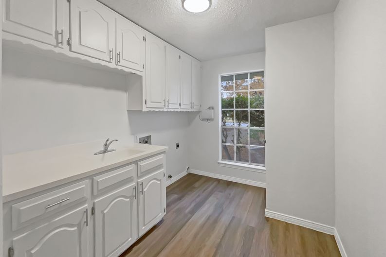 Photo 11 of 25 of 203 Westpark Dr S, McKinney, TX