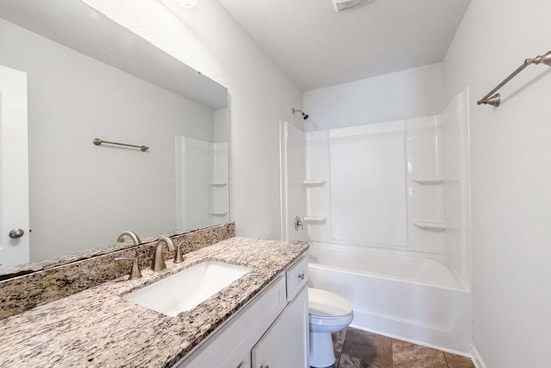 Photo 15 of 17 of 4034 Rosfield Dr, Charlotte, NC