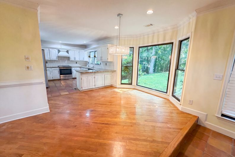 Photo 11 of 28 of 644 Laurel Wood Dr SW, Marietta, GA