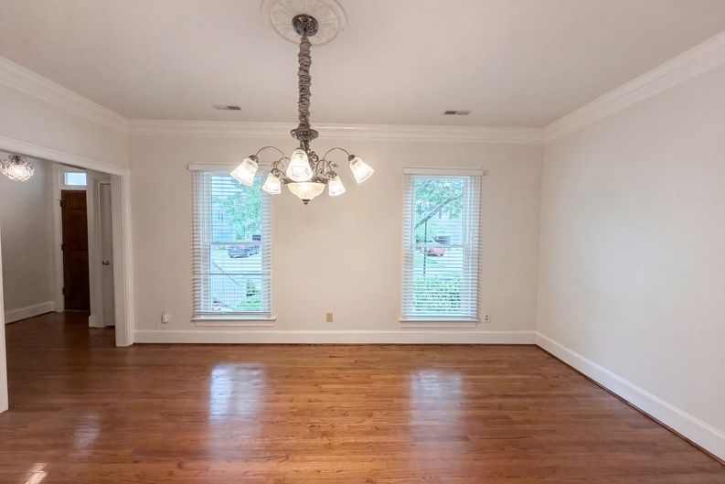 Photo 9 of 21 of 7906 Elphin Ct, Charlotte, NC