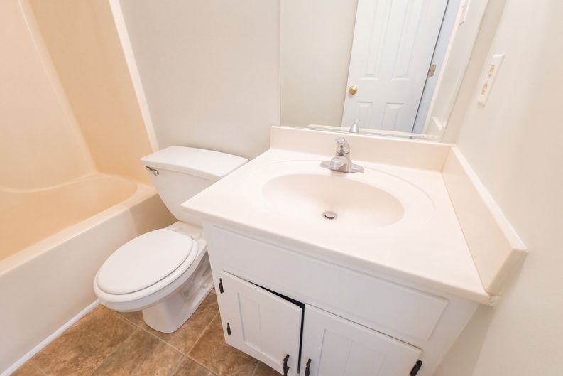 Photo 13 of 19 of 8921 Basswood Dr, Quinton, VA