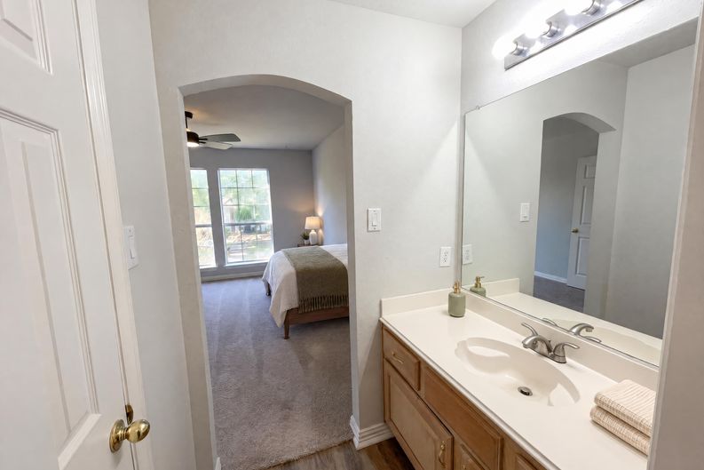 Photo 9 of 23 of 3421 Sandy Trail Ln, Plano, TX