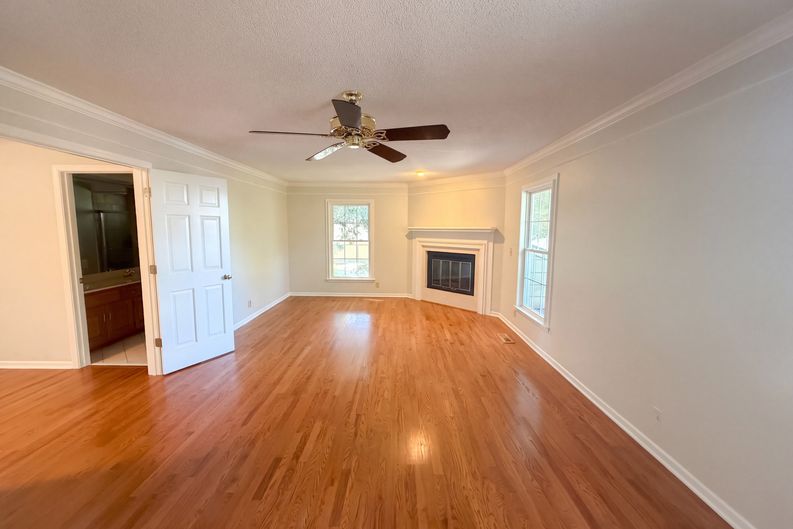 Photo 16 of 47 of 12600 Pawnee Ln, Leawood, KS
