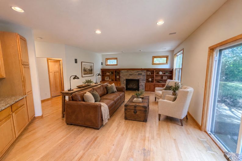 Photo 10 of 36 of 1012 Delano Ct, Stillwater, MN