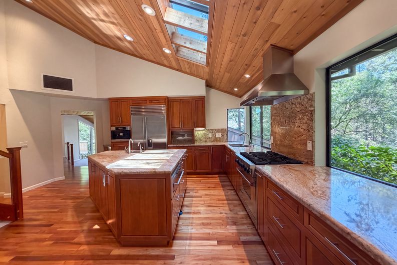 Photo 10 of 47 of 815 Wild Oak Dr, Santa Rosa, CA