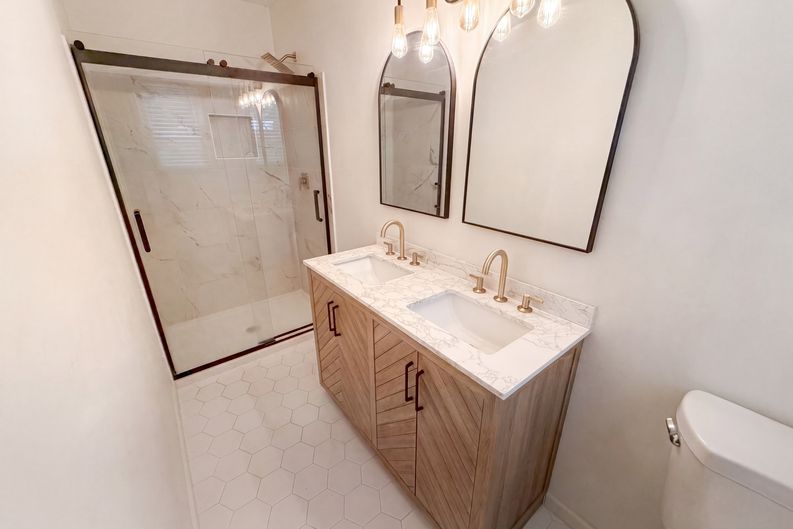 Photo 16 of 21 of 509 Spring Park Dr, Canton, GA