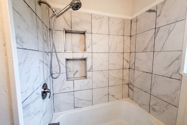Photo 13 of 18 of 7520 Altus Dr S, Jacksonville, FL