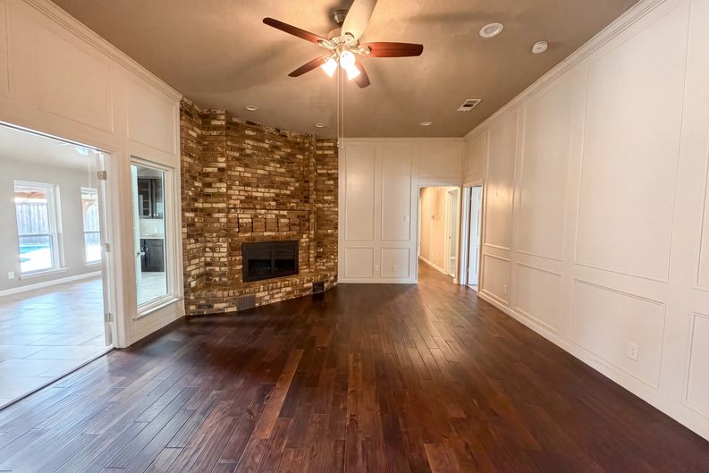 Photo 3 of 19 of 1533 Parkside Trl, Lewisville, TX