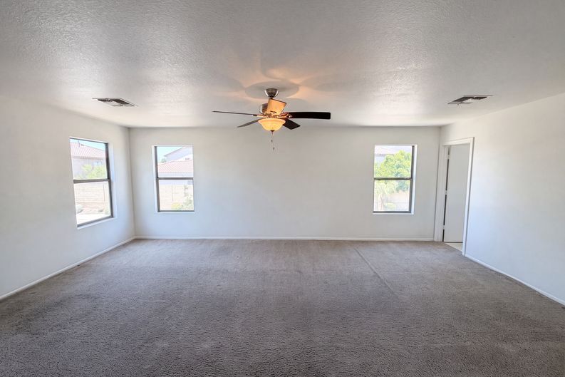 Photo 4 of 27 of 7500 E Deer Valley Rd, Scottsdale, AZ