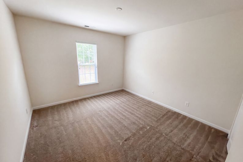 Photo 9 of 17 of 17240 Westmill Ln, Charlotte, NC