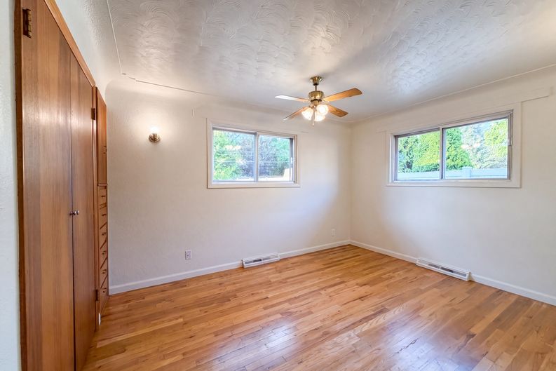 Photo 7 of 43 of 1535 W 15th St, Loveland, CO