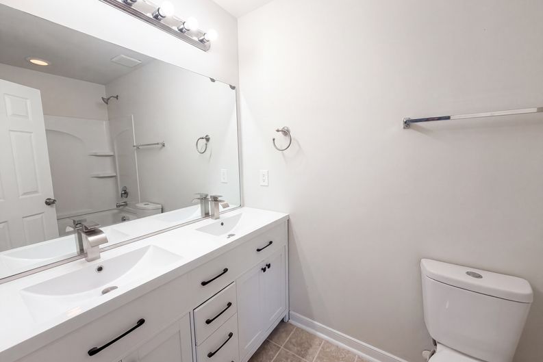 Photo 17 of 19 of 3016 Heather Ridge Dr, Henrico, VA