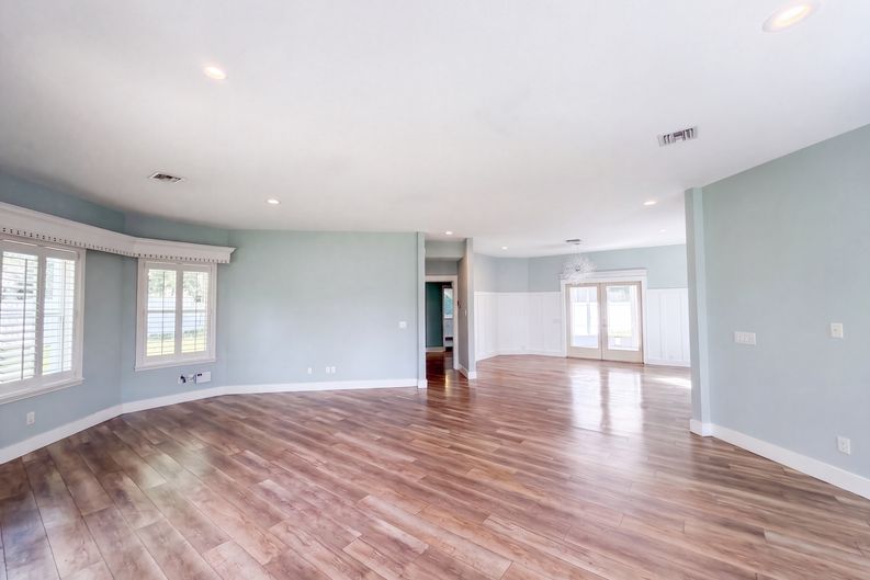 Photo 8 of 31 of 4335 SE 8th St, Ocala, FL