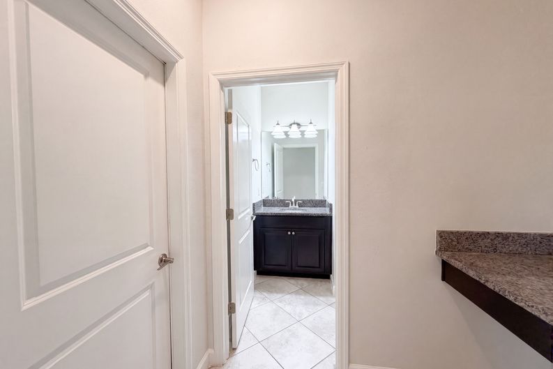 Photo 19 of 36 of 9709 Ivory Dr, Sun City Center, FL