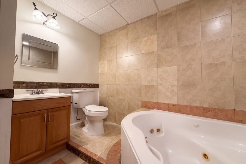 Photo 16 of 26 of 1037 Shadowbrook Dr, Greenbrier, TN