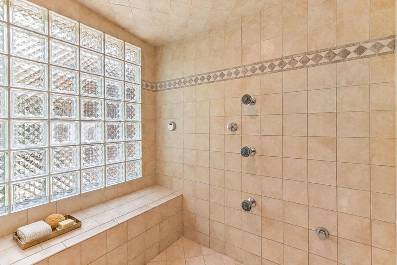 Photo 40 of 87 of 3135 Spalding Dr, Sandy Springs, GA