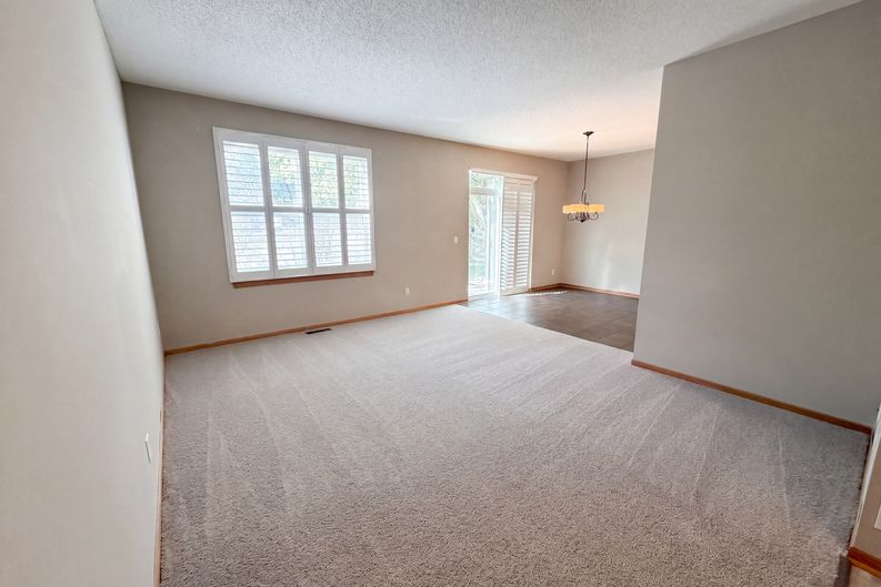 Photo 3 of 26 of 17005 78th Pl N, Maple Grove, MN