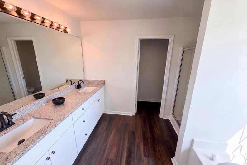 Photo 12 of 19 of 7402 Walton Hl, Fairburn, GA