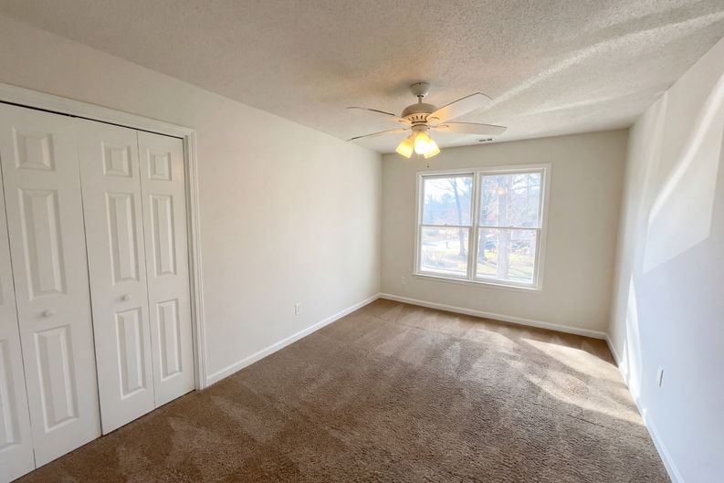 Photo 19 of 28 of 1012 Crown Corners Dr, McDonough, GA
