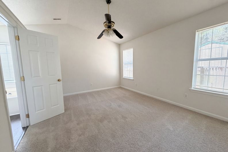 Photo 11 of 16 of 12525 Panthersville Dr, Charlotte, NC